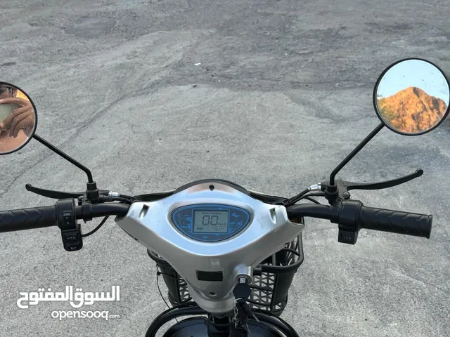 سكوتر للبيع نظيف
