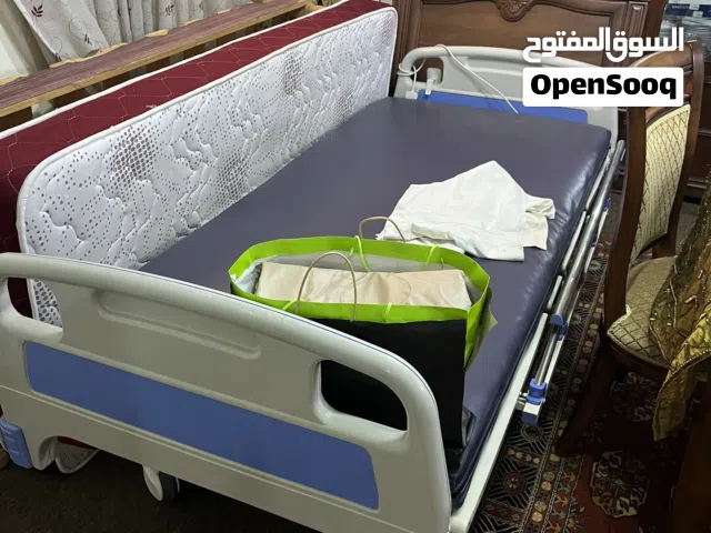 سرير طبي حديث مستعمل يوم واحد فقط