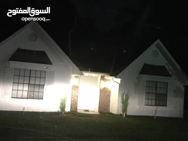 منزل للبيع بي الولايات المتحده بجوار جامعه university of south Alabama بجانب نيو اورليانز 200 كيلو