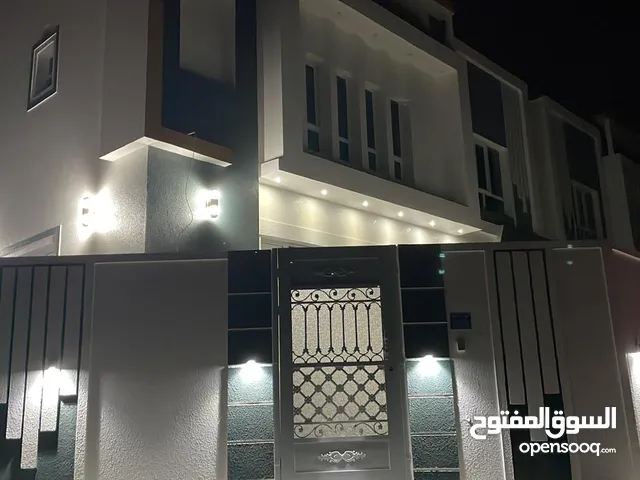 270 m2 4 Bedrooms Villa for Sale in Muscat Amerat