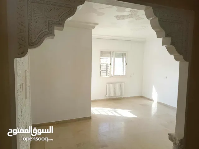 Opportunité à La Manouba : Charmant S+3 à vendre dans emplacement idéal