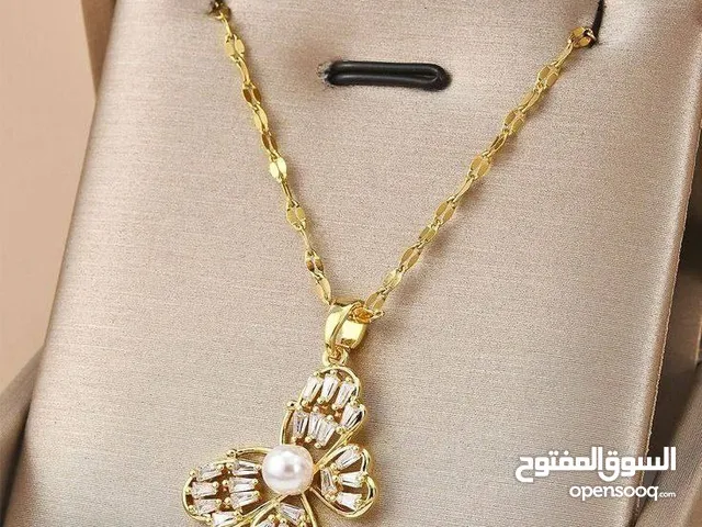 قلادة الفراشة لصاحبات الذوق الرفيع قلادة نسائية فاخرة مطلية بالذهب مع ميكرو مرصعة بحجارة الزير