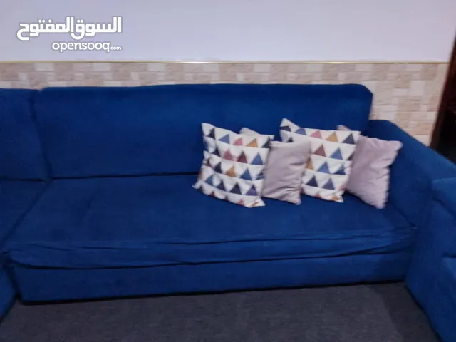 طقم كورنر 9مقاعد بحاله جيده جدا مع بفه وبرداي زيبرا بسعر مغري