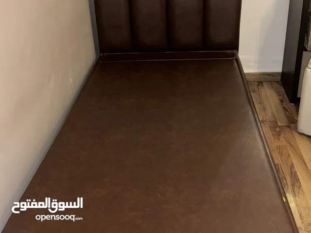 تختين مفرد هايدروليك بوكس مستعمل 160دينار