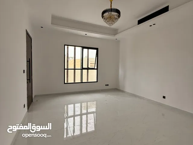 فيلا في الزاهية أول ساكن موقع مميز تشطيب راقي