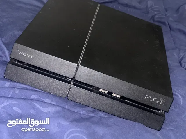Ps4 مستعمل بحالة الوكالة مع ايدين الاصليه
