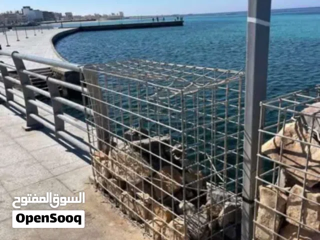 منزل قريب على كرنيش حي الاندلس
