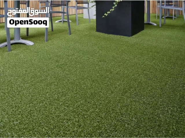 عشب صناعي بحالة ممتازة للبيع  10x7