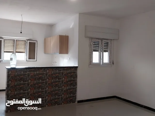 220 m2 5 Bedrooms Townhouse for Rent in Tripoli Abu Saleem