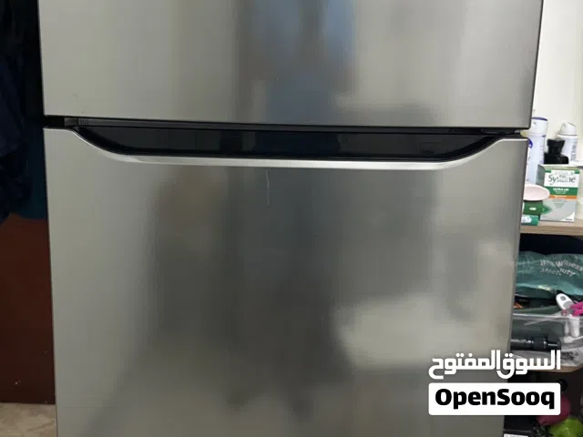 Refrigerator with storage capacity 393 Litter