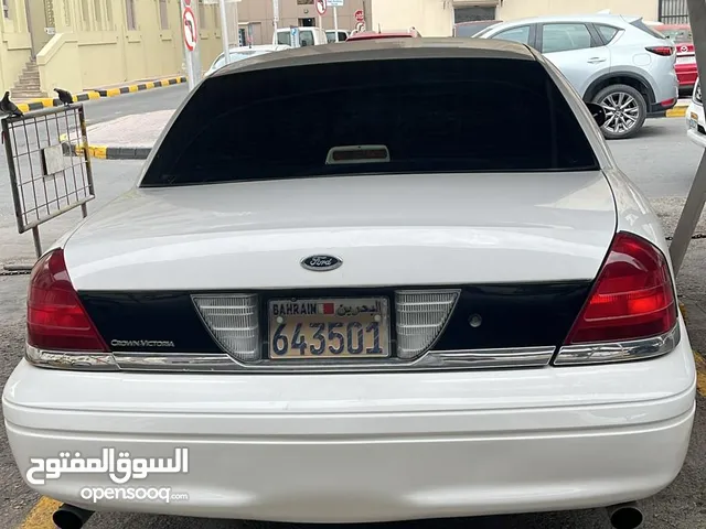 Ford Crown Victoria 2011 in Southern Governorate