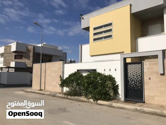 فيلا وجهتين دورين تصميم مودرن في حي الخليج