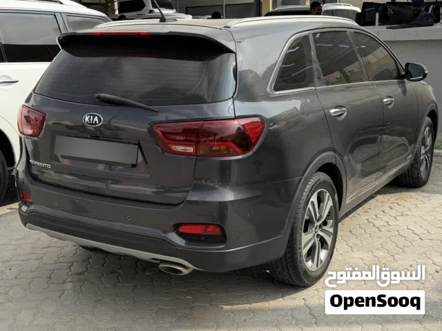Used Kia Sorento in Sharjah