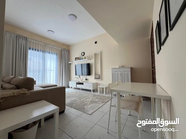 أجمل غرفة وصالة مفروش بالكامل في عجمان منطقة الجرف 2 شارع الجامعة للإيجار الشهري