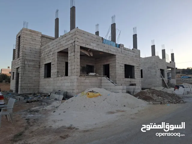 دونم ارض عليه منزلين للبيع بسعر مغري مارح اقصر مع الجادين