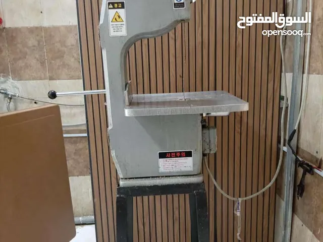 مفرمة لحمه منشار تقطيع لحوم ماكنة برش الأجبان و السنيوره طاوله ستانلس بالكامل طاولة كاش ميزان