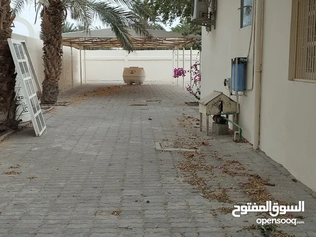 400 m2 More than 6 bedrooms Villa for Rent in Sharjah Al-Azra