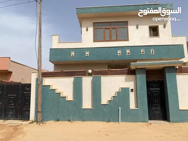 170 m2 3 Bedrooms Townhouse for Sale in Tripoli Ain Zara