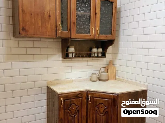 مطبخ عمولة 4 قطع خشب موسكى استعمال بحالة ممتازة