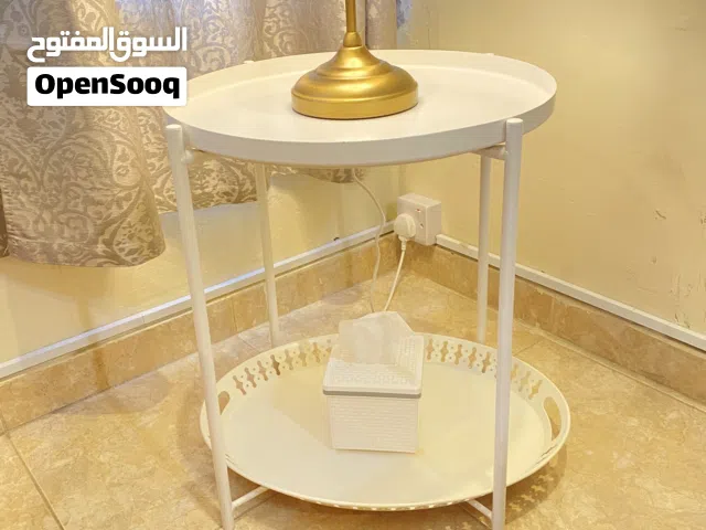 Side table white with bottom Tray