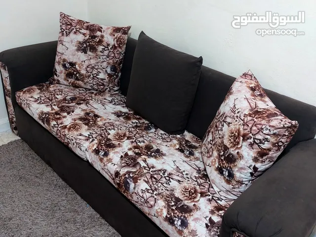 طقم كنب للبيع  140 دينار