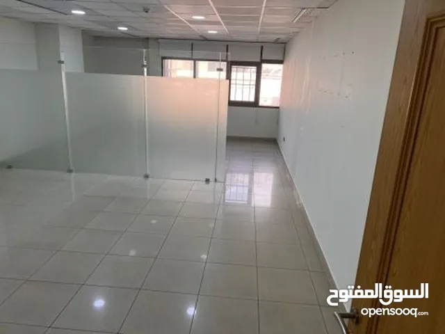 للإيجار مكتب جاهز في شرق مساحة 50 متر صافيoffice for rent in Sharq, area of 50 net sqm