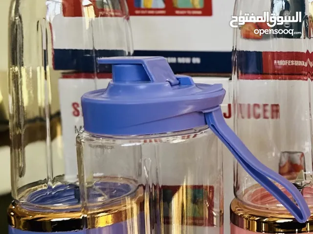 خلاط فواكه مزود بكوب اضافي لشرب