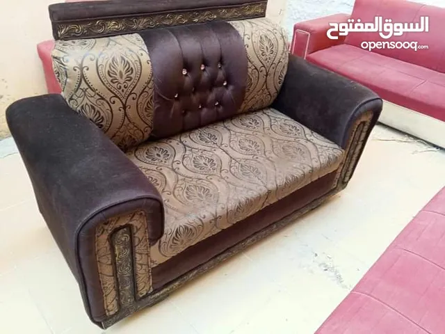 طقمين كنب للبيع بحاله جيده لايوجد كسر ابدا بسعر حرررق