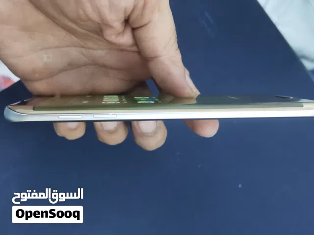 Brand New Samsung SmartWatch - Modern Fitness and Notification Features