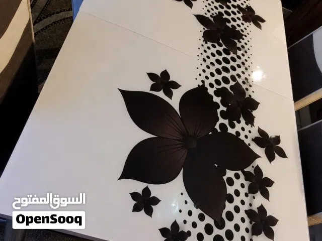طاوله سفره مع خمس كراسي للبيع