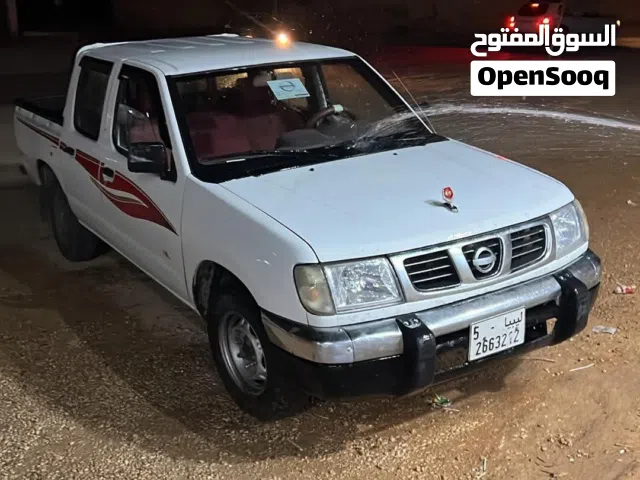2005 نيسان داتسون