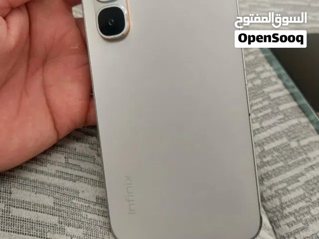 انفنكس هوت 60 برو نظيف ما مفتوح كله بلادي فقط فطر ناعم بالزاوية بدون اي تأثير