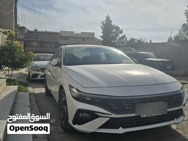 2025 هيونداي النترا Limited
