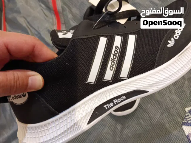 بوط رياضة ايداداس مقاس 44