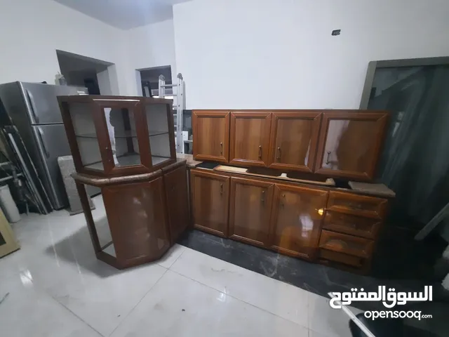 مطبخ المنيوم لون خشابي مع الجرانيت