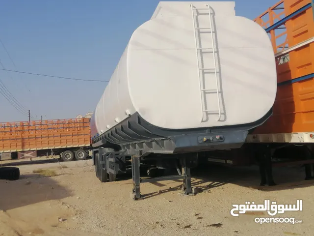 Tank Mercedes Benz 2022 in Al-Mahrah