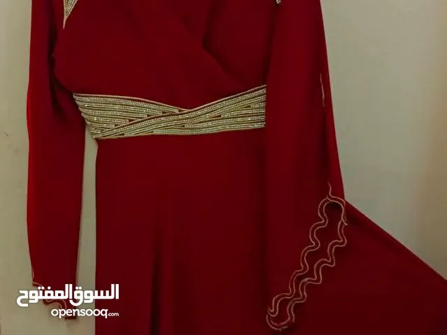 فساتين سهره وبدلة عرس استعمال مره واحده