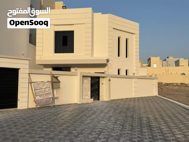 فيلا راقية للبيع – المعبيلة الجنوبية (مساحة البناء: 383 م2)