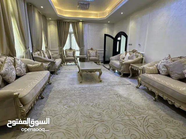 مجلس فاخر كامل – تصميم كلاسيك راقٍ بحالة ممتازة (فرصة مميزة