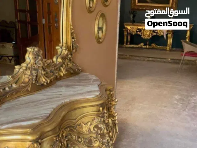 أرض للبيع مساحتها  10 آلاف متر مربع  مبني عليها  هناجر و شقق  و استديوات و استراحات