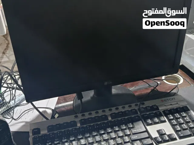18 LG monitors for sale  in Zarqa