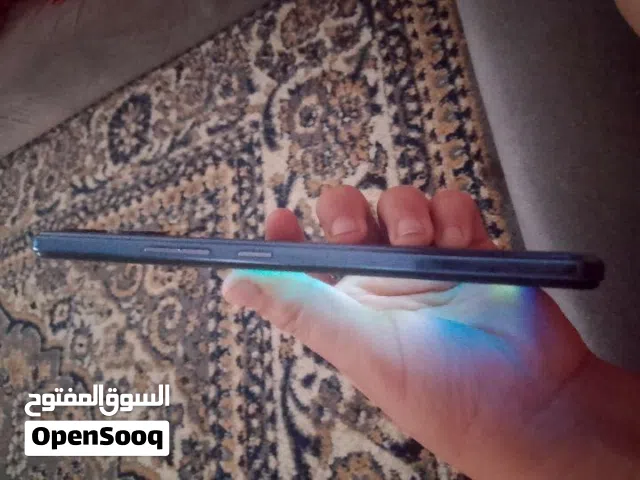 انفينكس سمارت6بلس في شق في شاشه