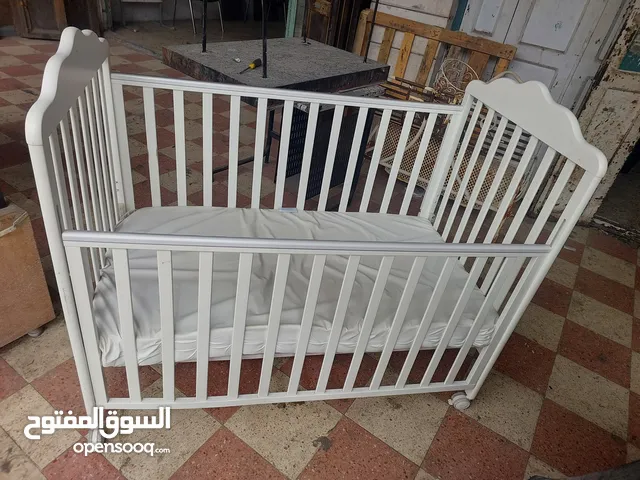 سرير اطفال
