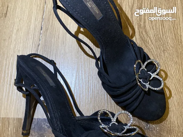 Black With Heels in Al Ain