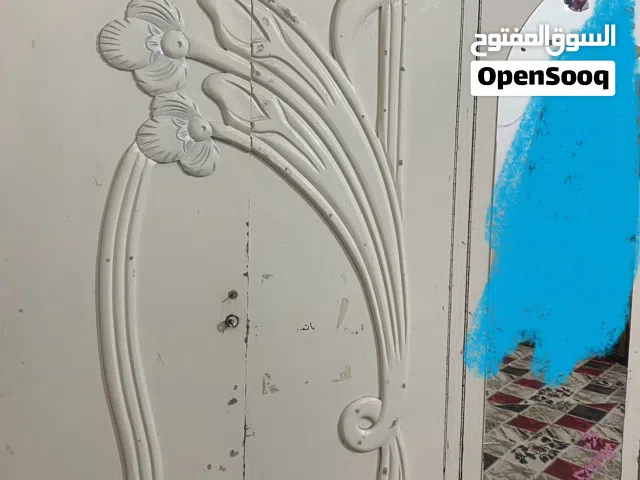كنتور مستعمل يحتاج صبغ فقط. للبيع