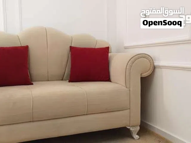 فرصة صالون نظيف جداً  بسعر كزيوني