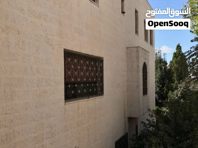 1200 m2 More than 6 bedrooms Villa for Sale in Amman Um Uthaiena