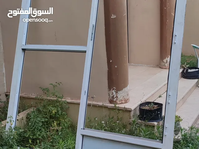باب بي في سي نستعمل للبيع