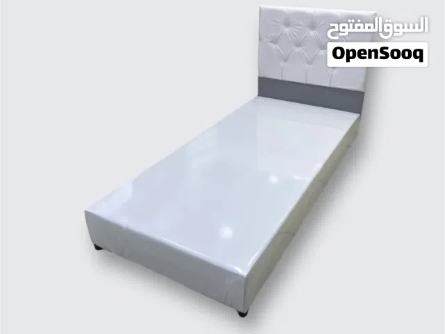 سرير نفر مع دوشك عالي