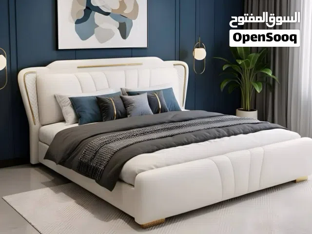 سرير خشبي نفرين مبطن